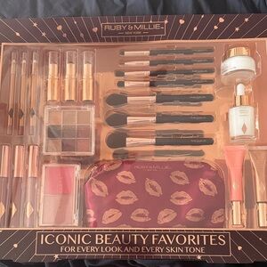 Iconic Beauty Favorites Set - Gold and Black